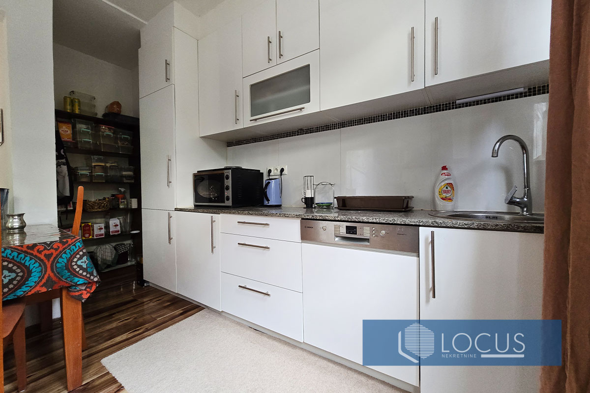 11. Kuhinja i ostava.jpg